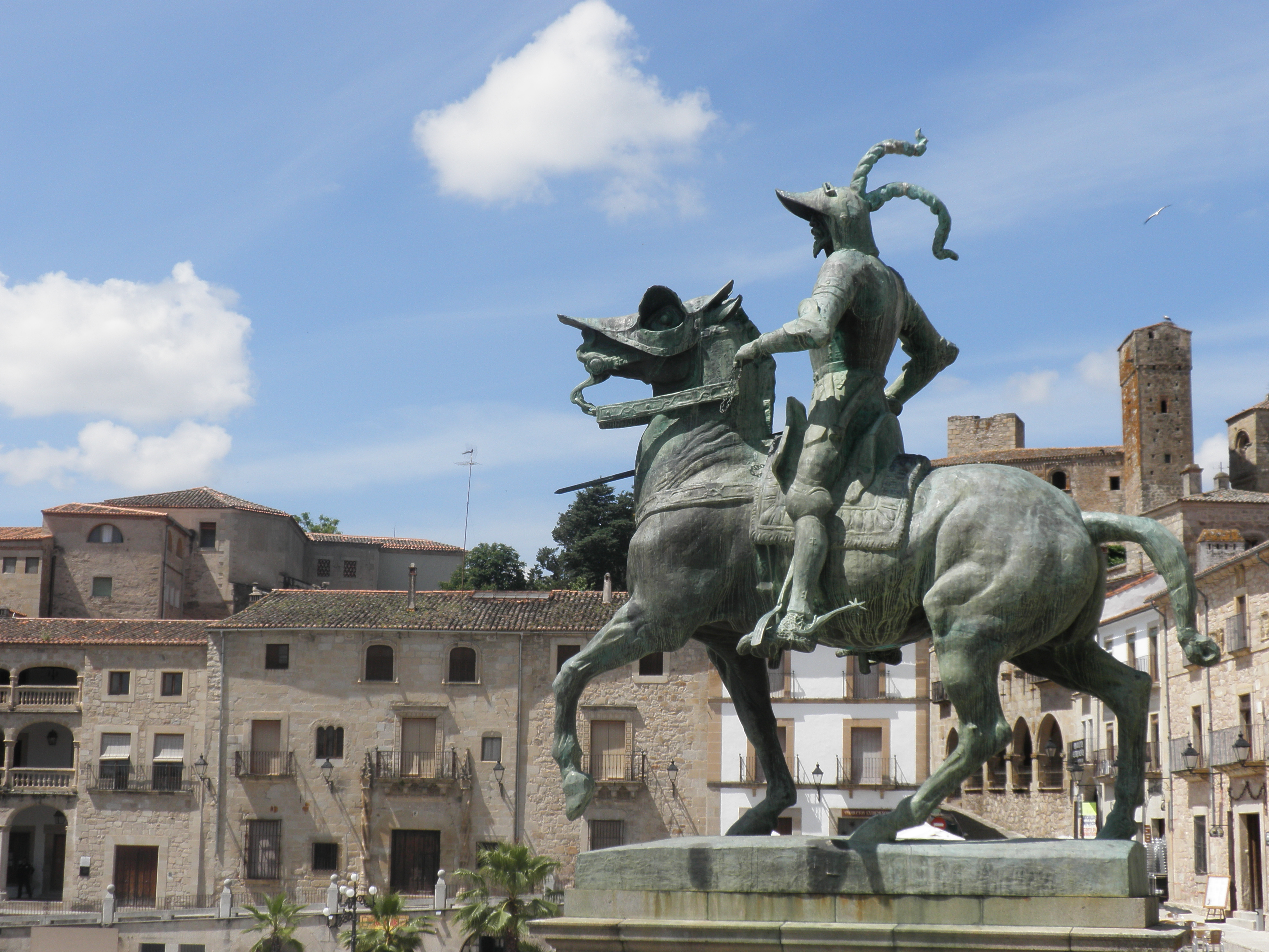 Читать историю испании. Trujillo Испания. Бык Толедо статуя. Statue Conquistador.
